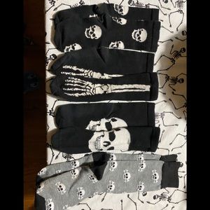 Set of 4 skeleton socks